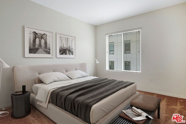 Building Photo - 6020 S Seabluff Dr