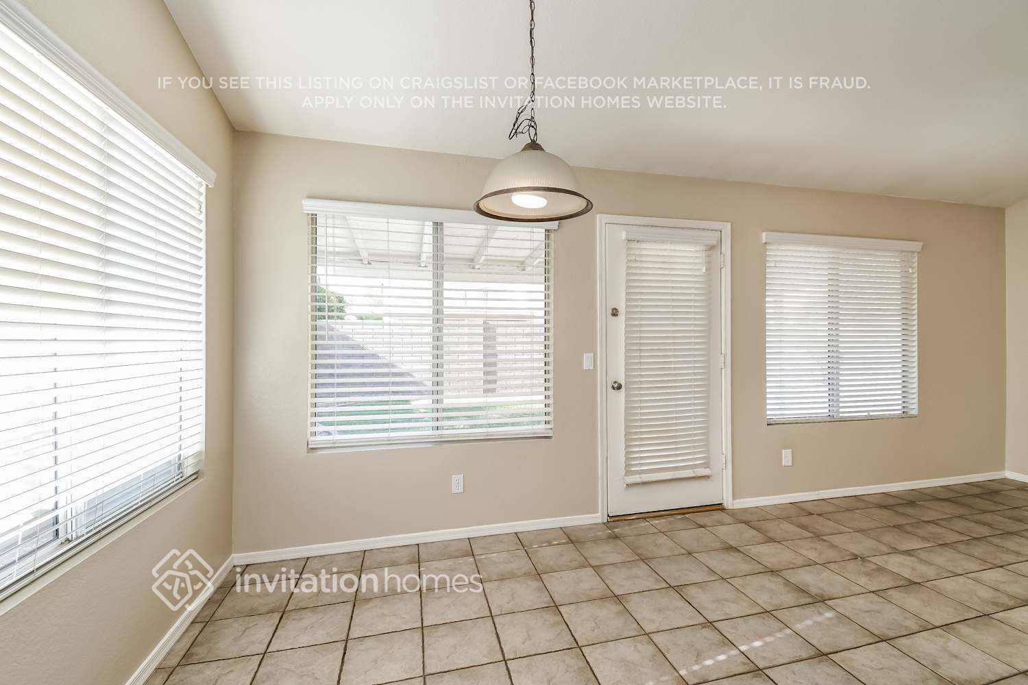 Building Photo - 1162 W Park Ct