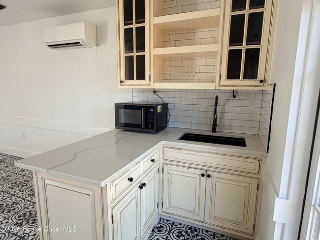 Building Photo - 1454 Guava Ave