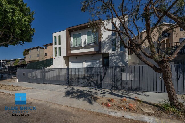 Building Photo - 5239-5241 Huntington Dr -