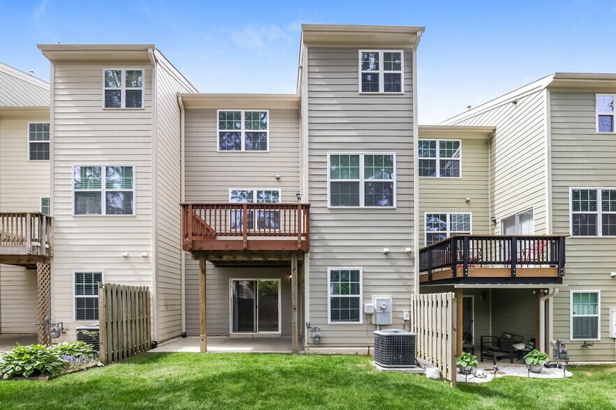Building Photo - 1205 Heritage Links Dr