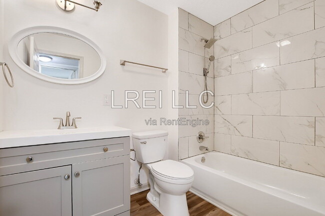 Building Photo - 409 Garrison Ct
