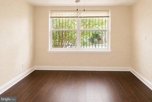Building Photo - 63 Galveston Pl SW