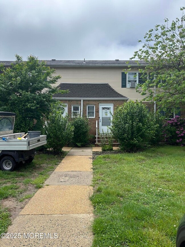 Primary Photo - 72 Manchester Ct