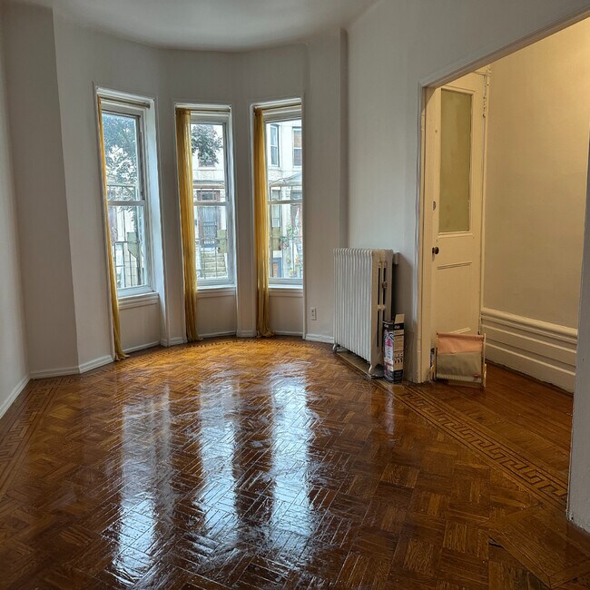 Building Photo - 10 Parkside Ct