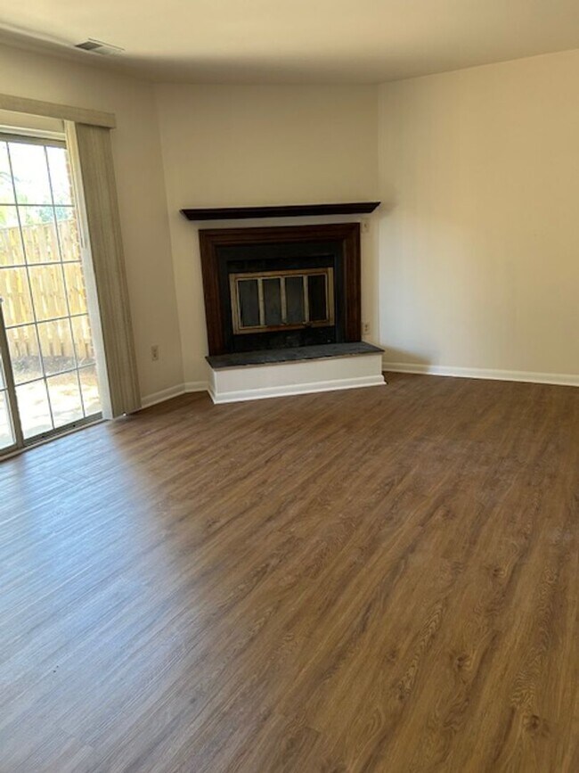 Building Photo - 1107 Soho Ct