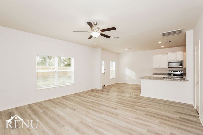 Building Photo - 10422 Sweetwater Creek Dr