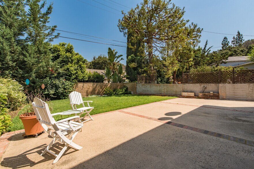 Patio/garden - 2781 Mira Vista Dr