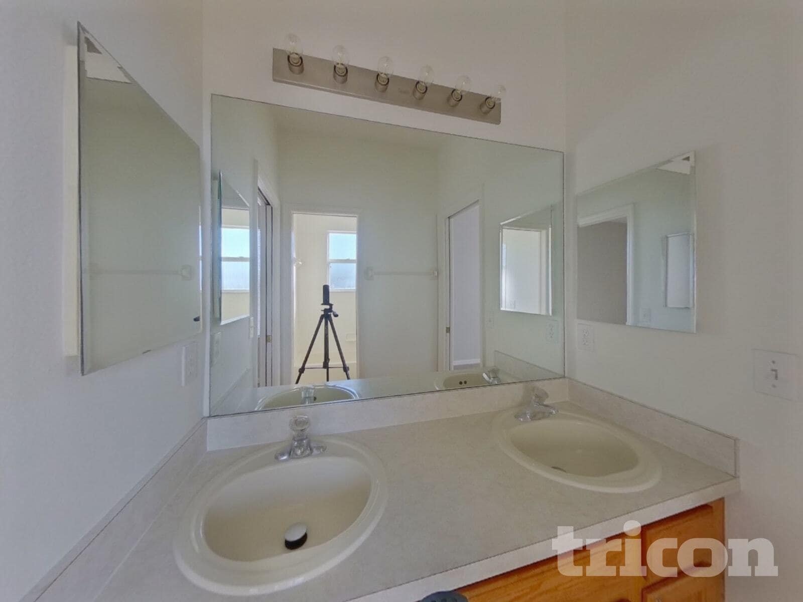 Building Photo - 10215 Cypress Knee Cir