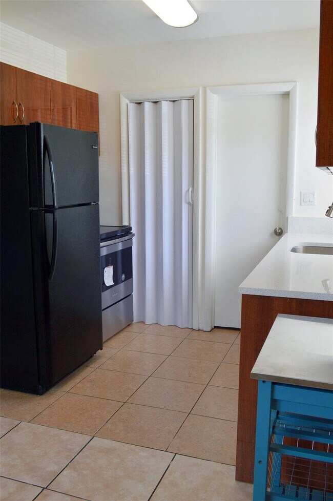 Building Photo - 1107 NW 2nd Ave