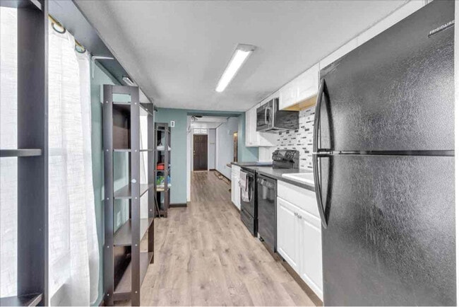 Building Photo - 1732 Gough St