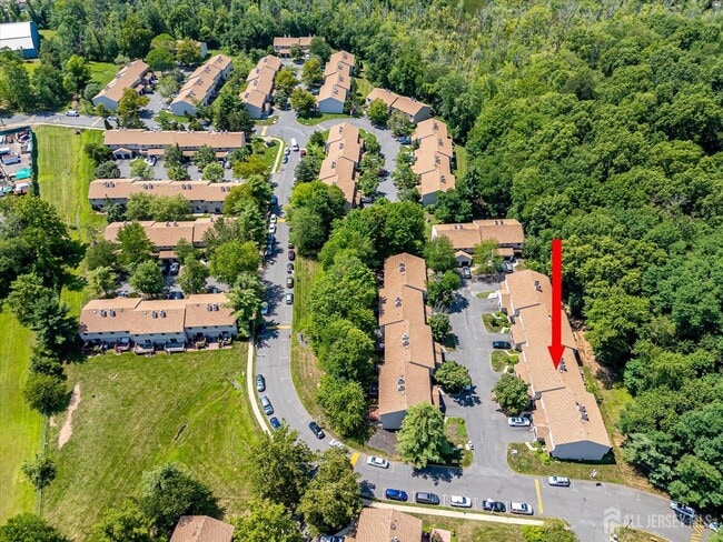 Building Photo - 6 Tulip Ct