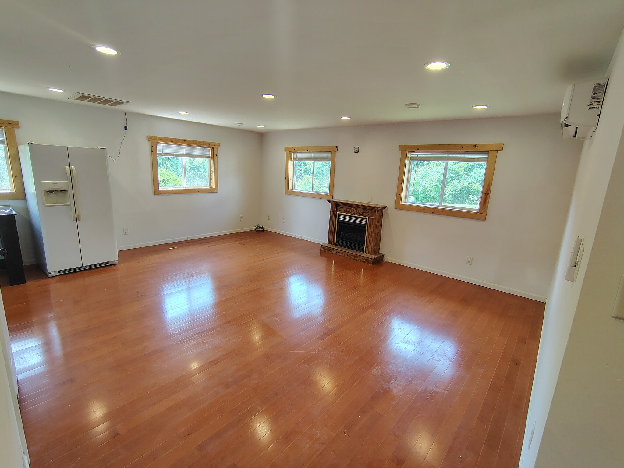 Building Photo - 11641 S Johnson Rd