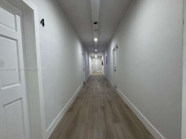 Building Photo - 2425 SW 6th St