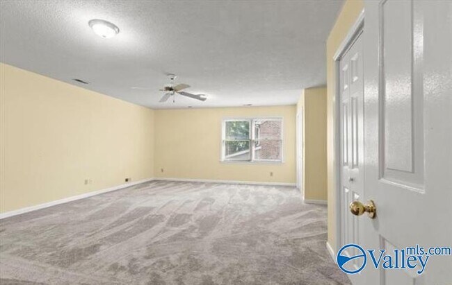 Building Photo - 15007 Collier Dr SE