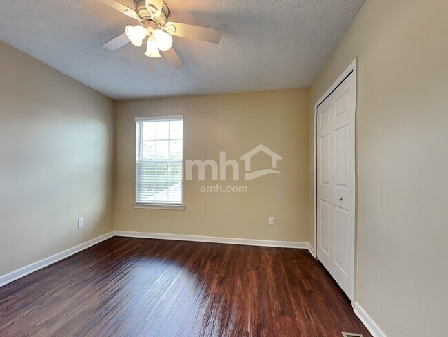 Building Photo - 45 Haverstraw Pl