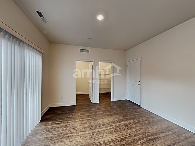 Building Photo - 13902 106th Ave E