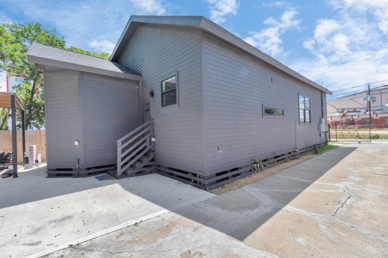 Building Photo - 3439 Reeves St