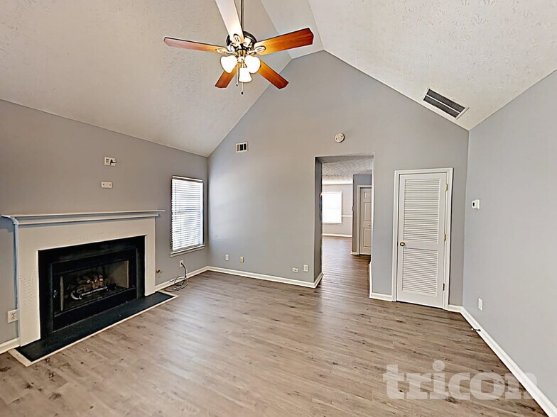 Building Photo - 169 Floresta Dr