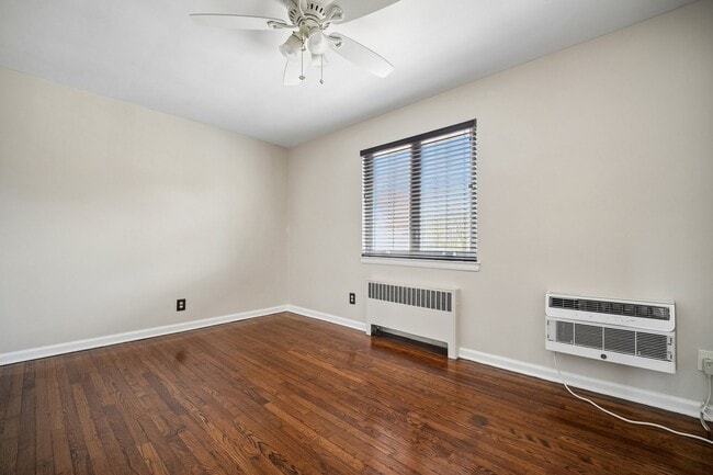 Building Photo - 69B Troy Dr