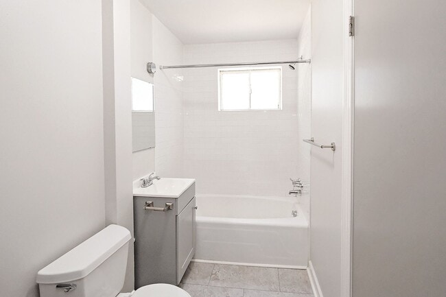 Building Photo - Pet-Friendly Fry's Spring Basement Apartment