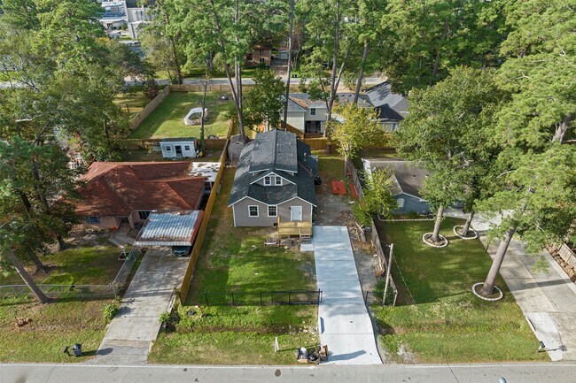 Building Photo - 17507 Wild Oak Dr