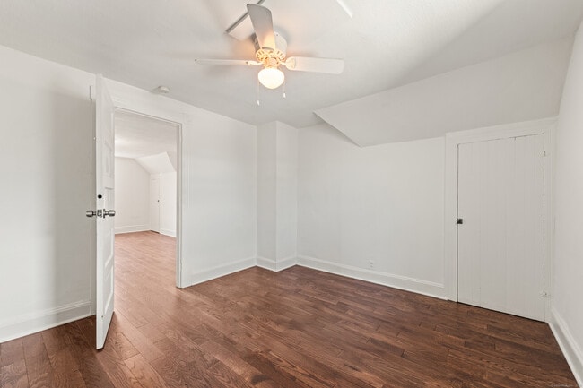 Building Photo - 318 Suburban Ave