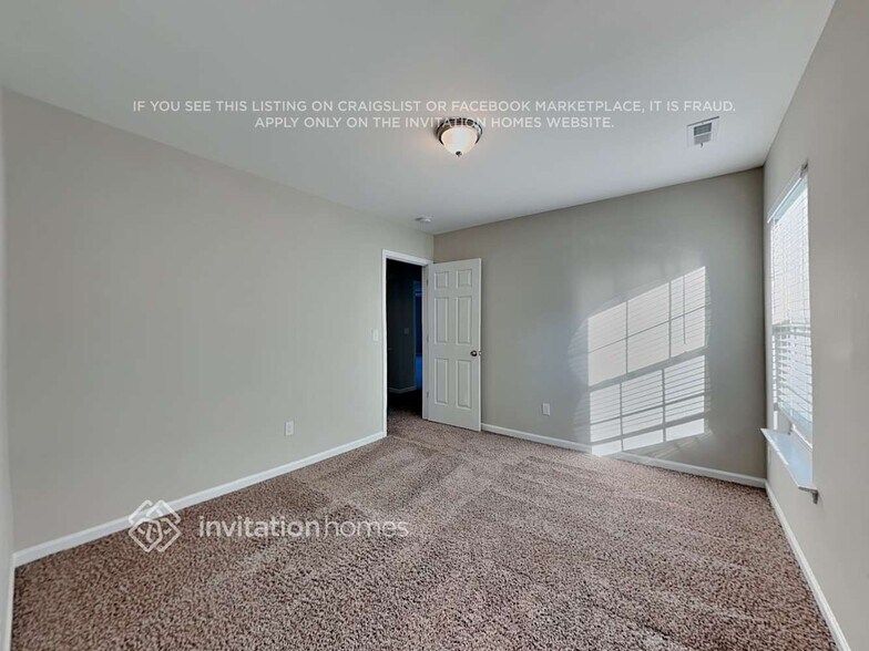 Building Photo - 347 Ashdale Dr