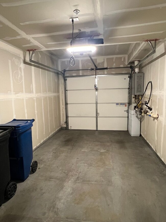 Building Photo - Downtown SJ SMART tri-level condo availabl...