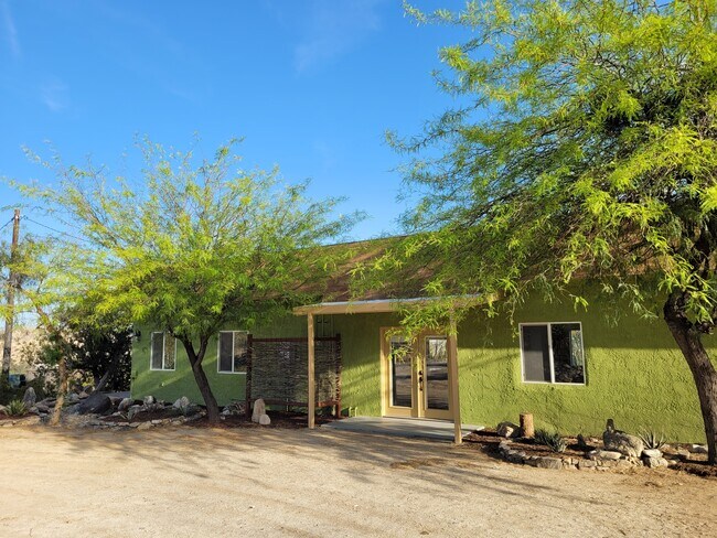 Building Photo - 48819 Bird of Paradise