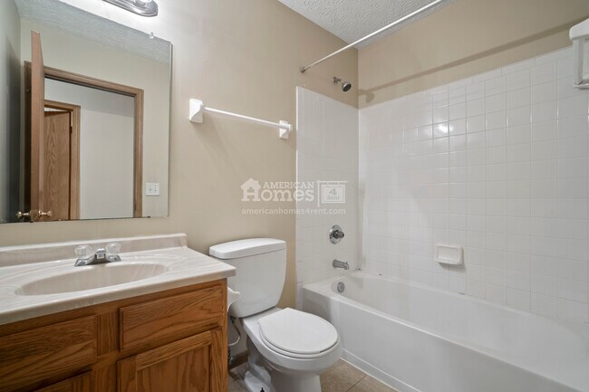 Building Photo - 2101 Symmes Court