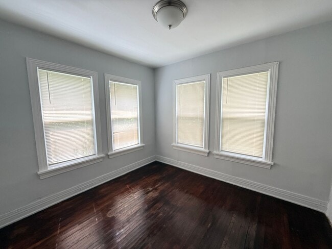 Building Photo - Historic 1946 Duplex in KW 1 bed plus Bonus Room