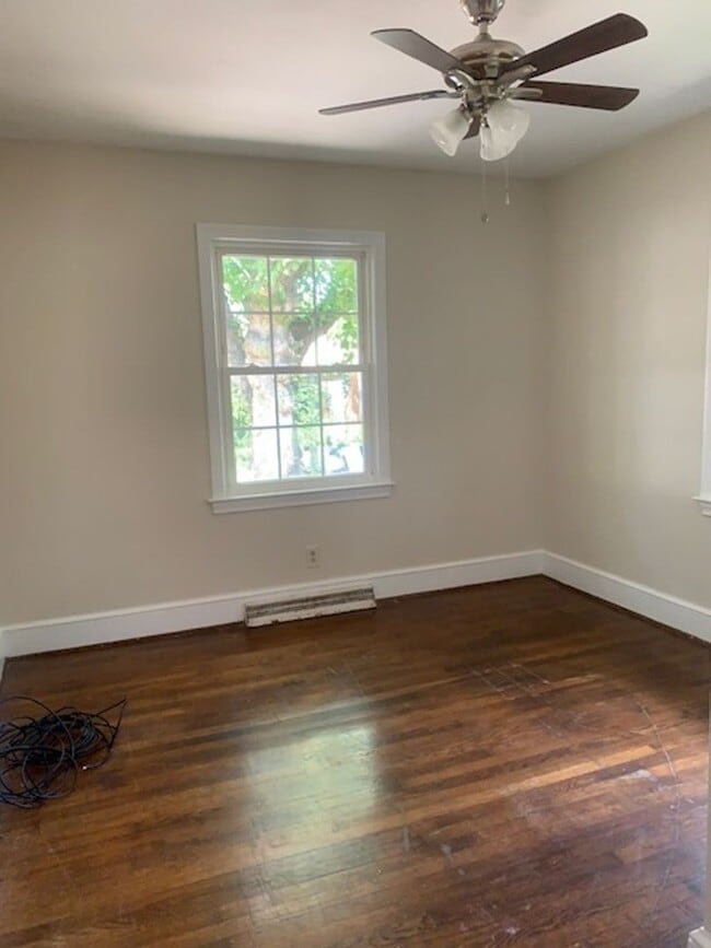Building Photo - 2-Bedroom, 1-Bath House