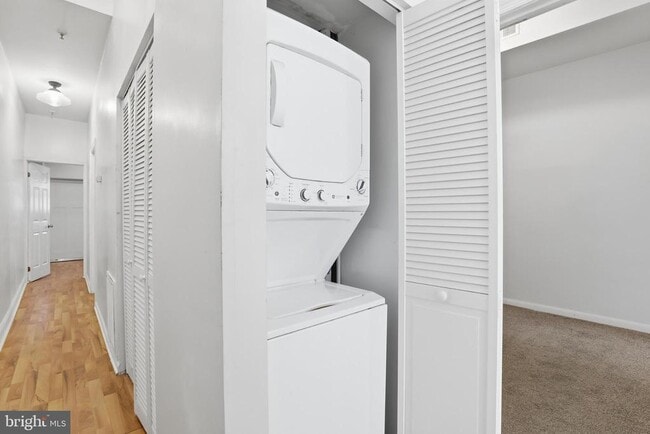 Building Photo - 1912 9th St NW