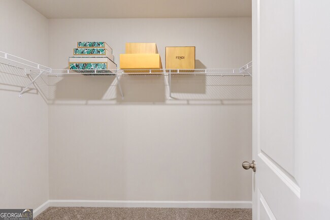 Building Photo - 1325 Lyon Wy Dr