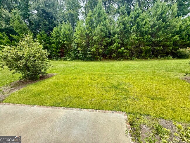 Building Photo - 85 Lake Lily Dr