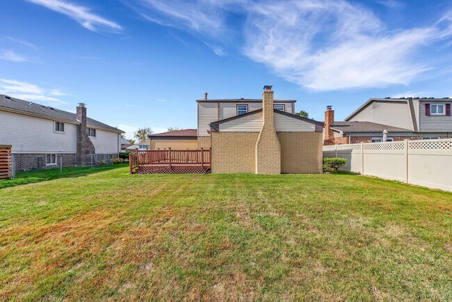 Building Photo - 197 Kings Way