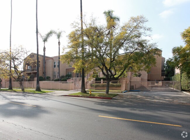 Building Photo - Freeman Villa Apartments