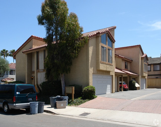 Building Photo - 17082 Lynn Ln