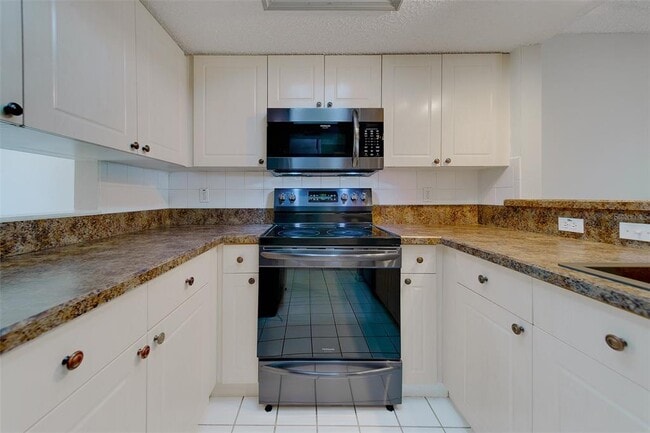 Building Photo - 9241 Jake's Path