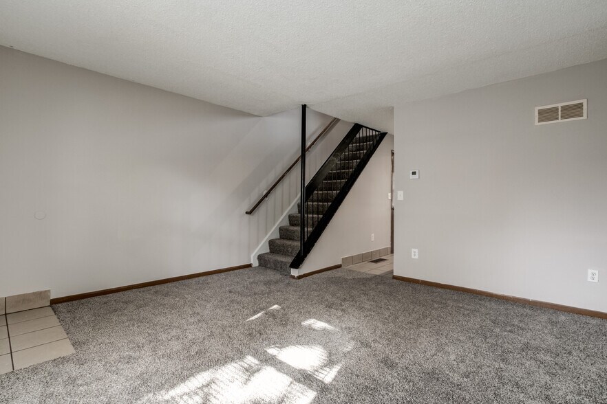 Building Photo - Hilltop Townhomes