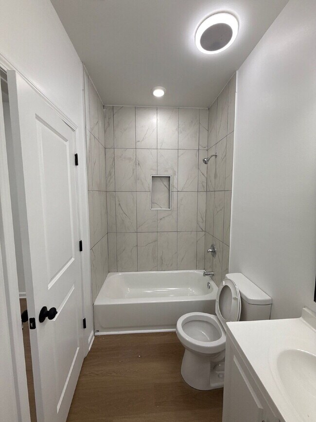 Building Photo - Fully Renovated Spacious 3BR in South Memphis – Section 8 Welcome