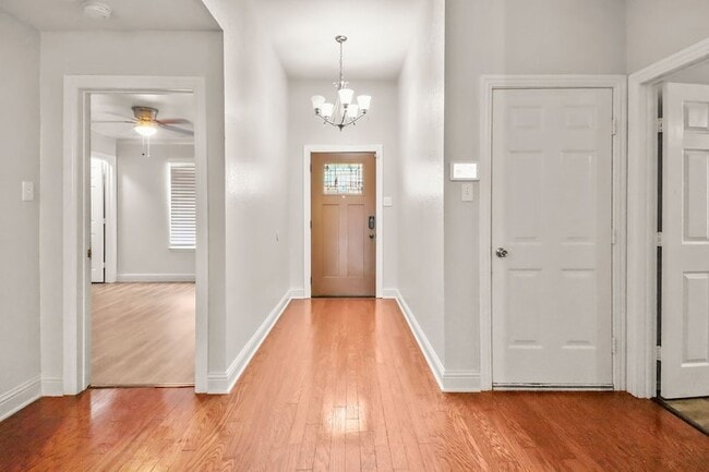 Building Photo - 1075 Wood Stream Dr