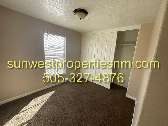 Building Photo - 2 Bed, 1 Bath Home in Bloomfield