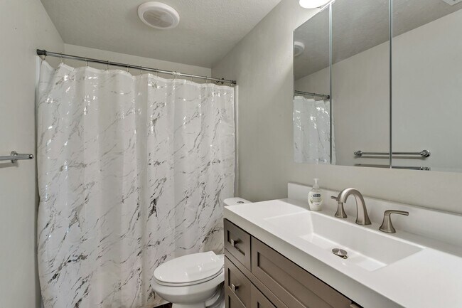 Building Photo - 7528 N Evans Ranch Dr