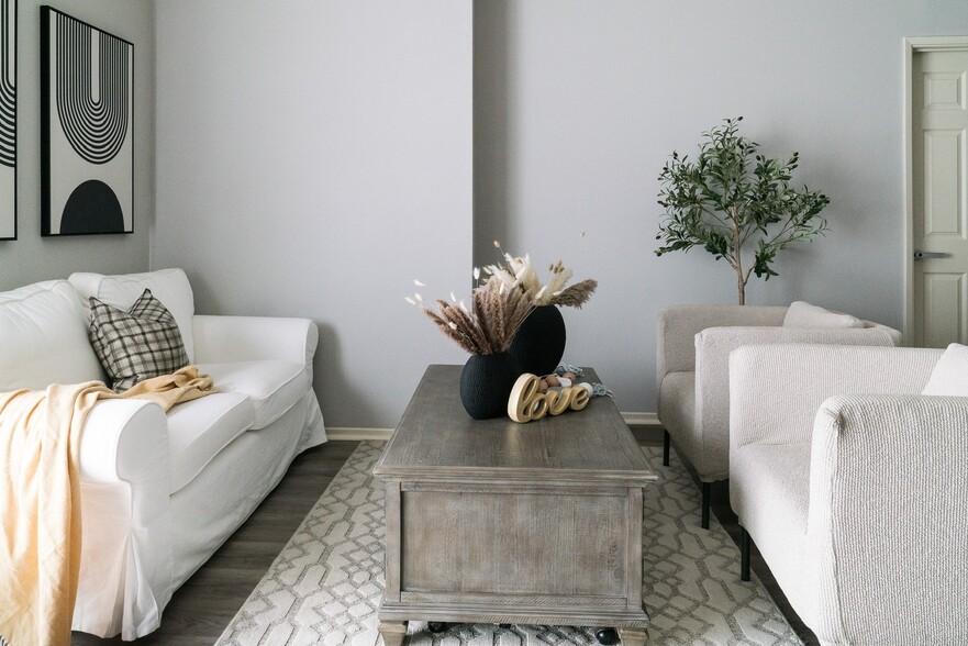 Building Photo - 7766 Isaac St