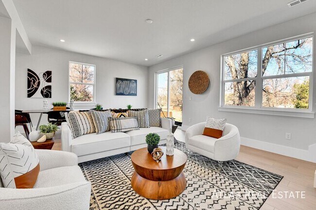 Building Photo - 6643 W 52nd Dr