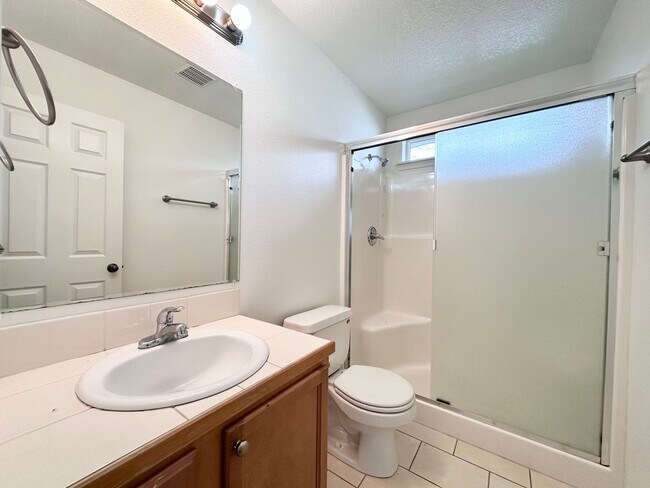 Building Photo - Beautiful 3-Bedroom, 2.5-Bath Condo with Modern Comforts!
