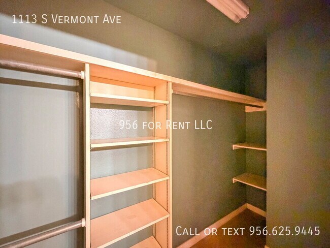 Building Photo - 1113 S Vermont Ave
