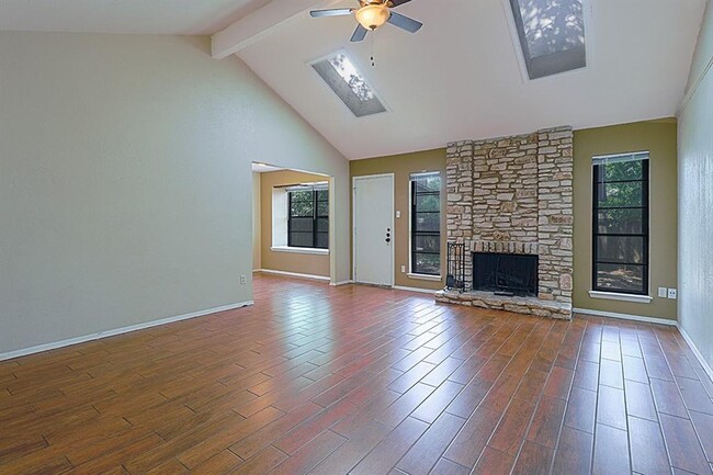 Building Photo - 3510 Oak Creek Dr